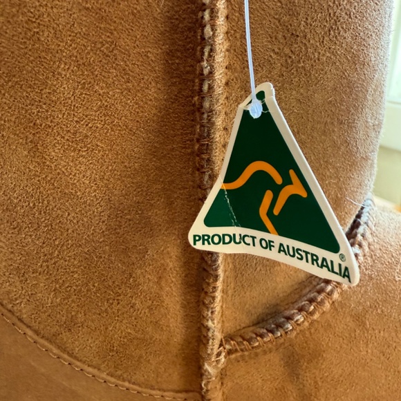 Women's Classic Short Ugg boot - Picture 2 of 5